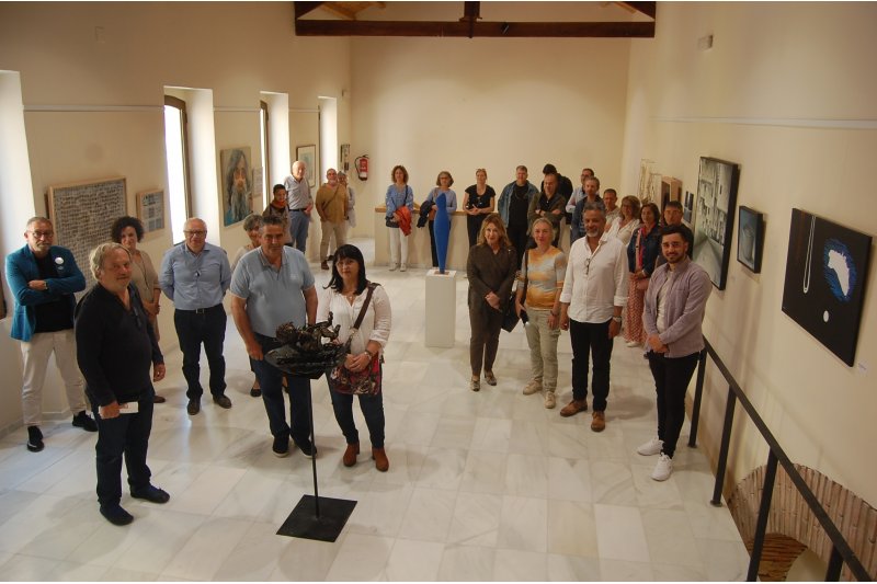 Diecisiete artistas protagonizan una exposición sobre los derechos humanos en la Torre de los Duques de Medinaceli de El Verger