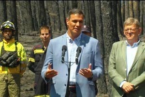 Pedro Sánchez anuncia que el área quemada por el incendio de la Vall d'Ebo será declarada zona catastrófica 