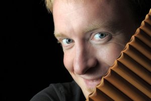Matthias Schlubeck actua amb la seua flauta màgica als Concerts de la Tardor de Pedreguer