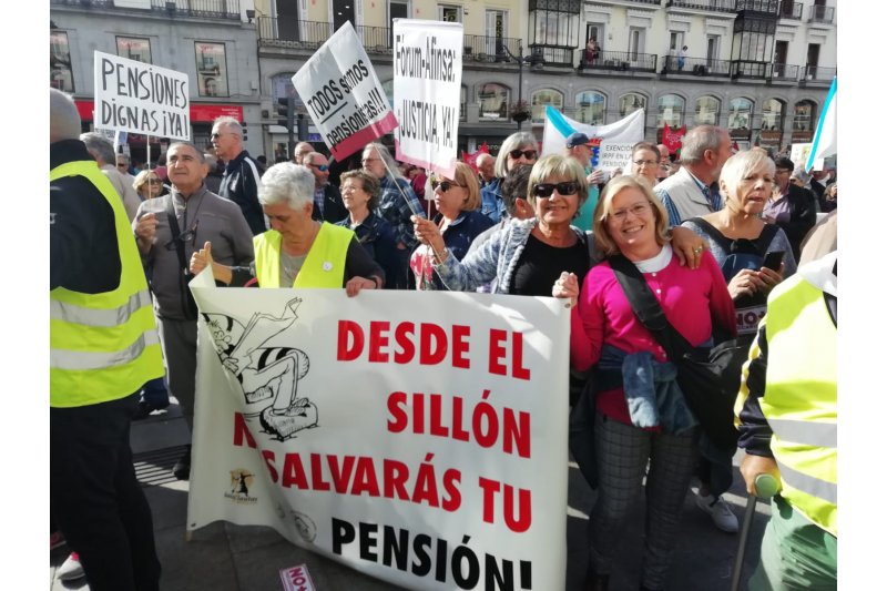 Los iaioflautas de la Marina Alta defienden las pensiones en Madrid