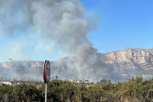 L'incendi de Xbia ha obligat a desallotjar prop de cent personas