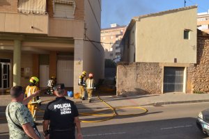 El incendio de una vivienda en Dénia junto a la Caldera del Gas hace saltar las alarmas