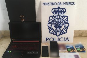 La Policía Nacional detiene a una joven de Dénia por estafas en páginas web de venta de objetos de segunda mano