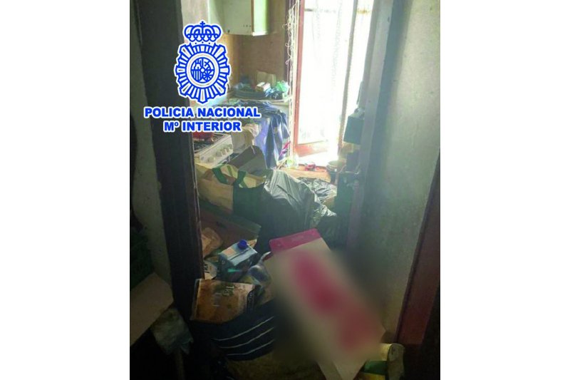 La Policía Nacional detiene a una mujer por apropiarse de dinero y desatender a su abuela