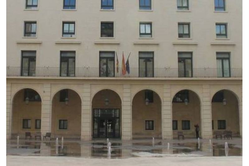 La Audiencia Provincial juzga a un hombre por abusos a una menor en Dénia 