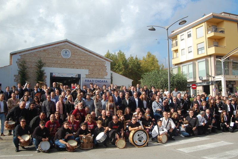 La “Marina Alta amb els 5 sentits ” enmarca un homenaje a la trayectoria de bandas y grupos de música tradicional en la Fira de Ondara