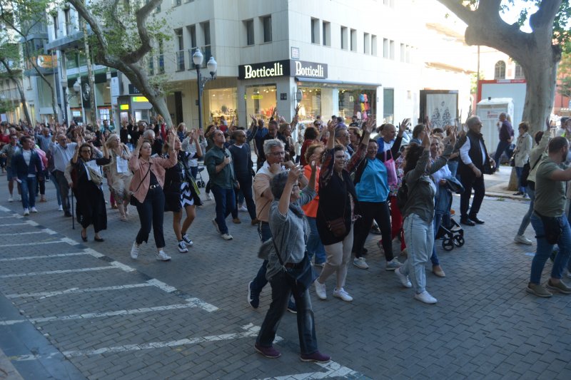 Cerca de 2.000 personas salen a las calles de Dénia para reclamar una sanidad pública de calidad  