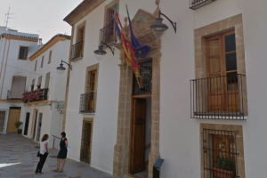 L'Ajuntament de Xàbia  amplia la seua capacitat per a ajudes socials en 2,8 milions d'euros