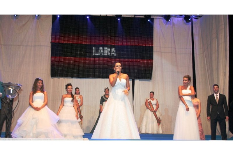 La suerte elige a Lara Oller y a Sara Serer como reina mayor y reina infantil de 2012 