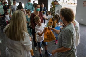 El Hospital de Dénia celebra el fin de curso de los niños hospitalizados