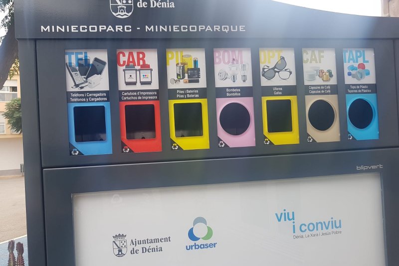 Los nuevos minipuntos limpios  de Dnia intentan fomentar el reciclaje