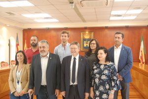 Pego: Ximo Puig exemplifica la nova política d’habitatge de la Generalitat amb la gestió de les VPO del municipi