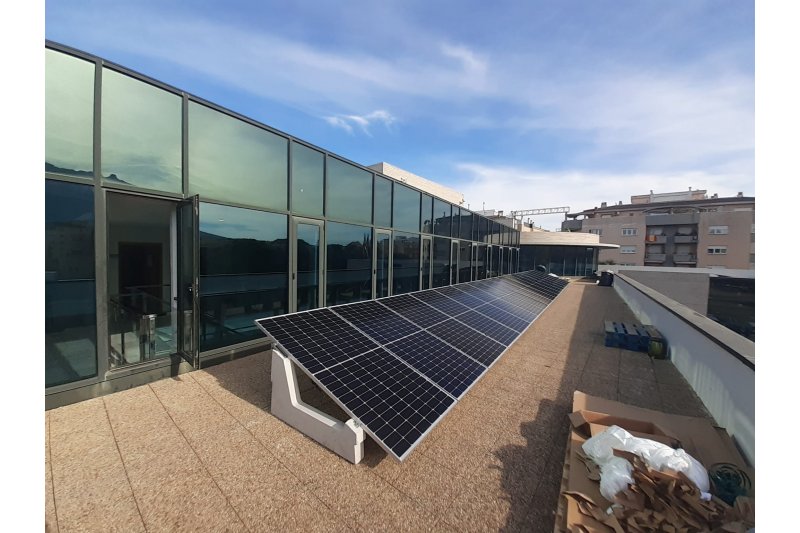 El Palacio de Justicia ya tiene placas solares para ser sostenible 