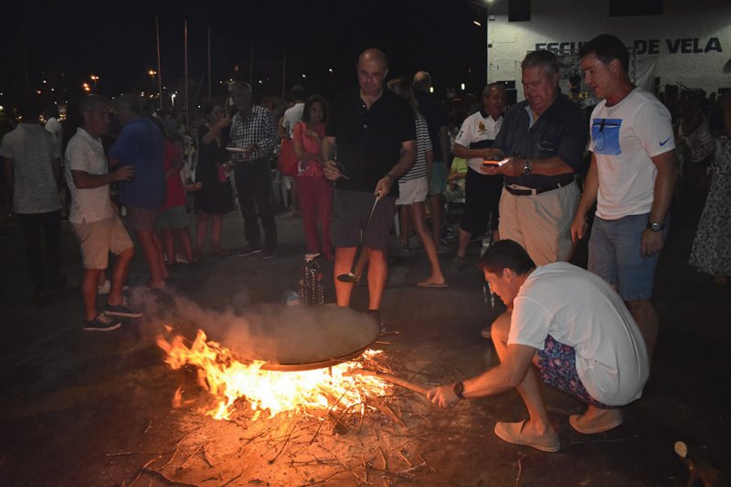 Cerca de 400 invitados disfrutan del concurso de paellas de la Semana de la Vela de Xbia
