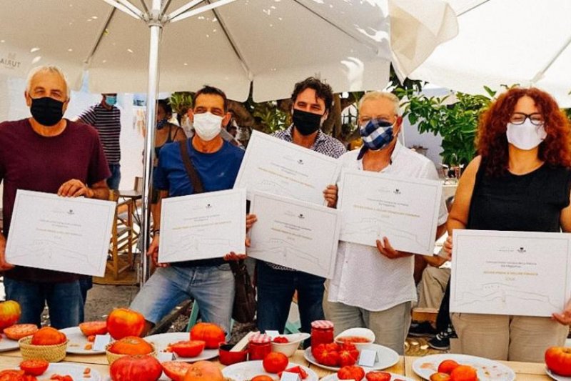 Vicent Mahiques guanya el primer premi a la millor tomaca de La Marina