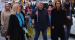 Una manifestación contra la invasión rusa recorre las calles del centro de Dénia 