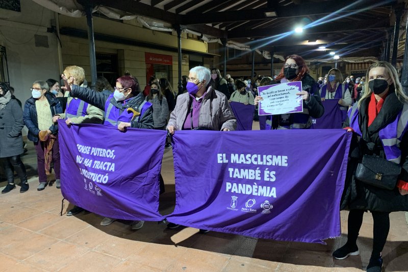 Comunitats educatives de la comarca se sumen a la manifestaci del Dia de la Dona de Pedreguer