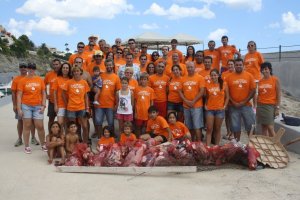 Voluntarios retiran ms de 150 kilos de residuos del litoral  