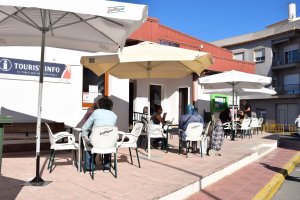 Los bares y restaurantes de Benitatxell tampoco pagarán en 2022 por las terrazas