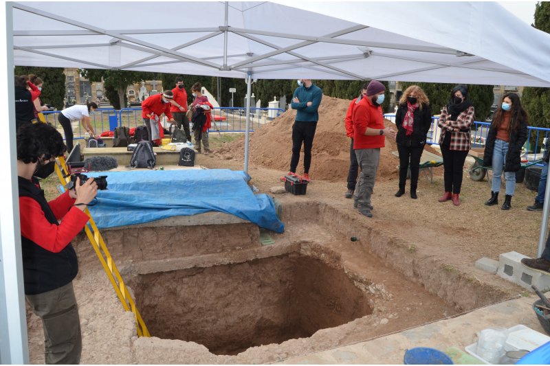 La asociacin de familiares busca a los descendientes de los represaliados de la comarca enterrados en las fosas de Alicante