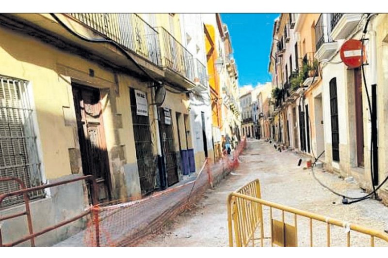 Las obras del carrer Major de Dnia se retoman el lunes tras la retirada de la uralita