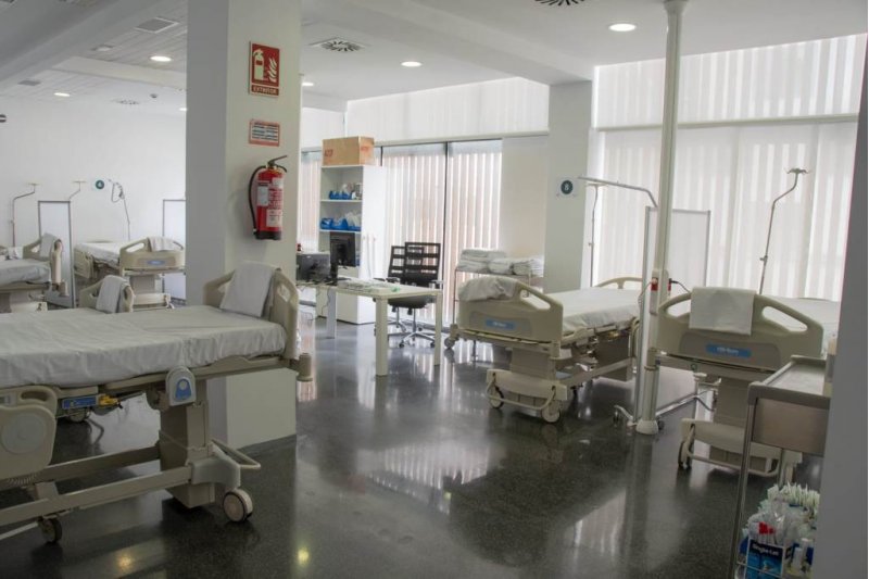 El Hospital de Dnia se prepara ante un posible aumento de casos con ms personal para suplir bajas