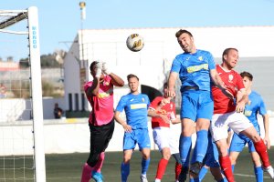 Primera Regional: Gol de portería a portería en el Pedreguer-Pego y el Orba que gana en Oliva