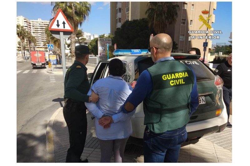 La Guardia Civil detiene en Calp a un matrimonio especializado en el hurto y robo a ancianos