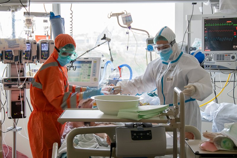 Una exposicin fotogrfica refleja el esfuerzo de los profesionales del Hospital de Dnia durante la crisis sanitaria