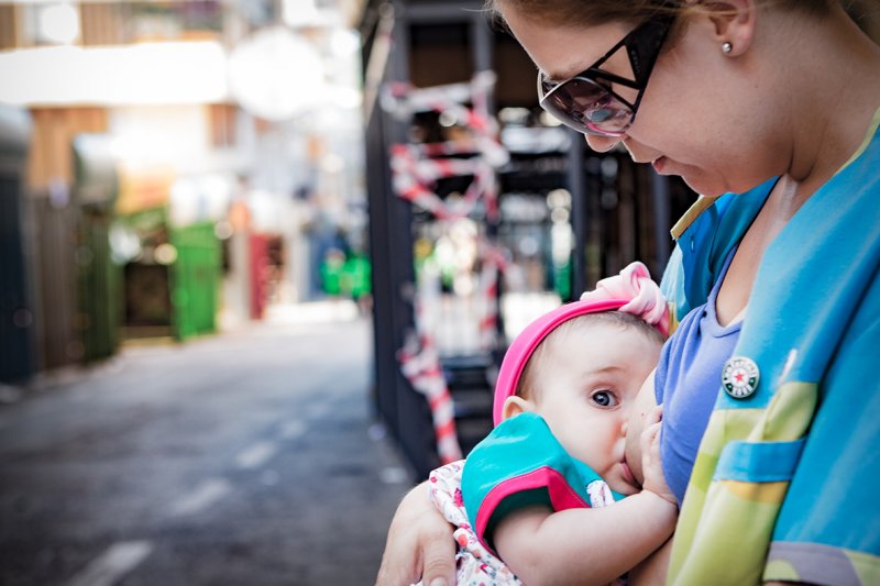 Una tierna imagen tomada a pocos minutos del parto gana el Concurso Fotogrfico de Lactancia Materna