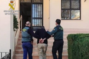 La Guardia Civil detiene a un hombre acusado de 15 robos en viviendas de urbanizaciones de Calp