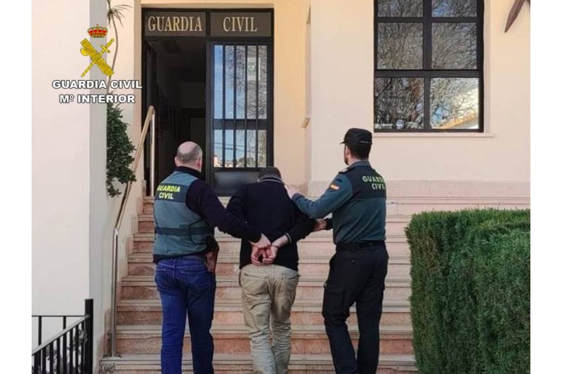 La Guardia Civil detiene a un hombre acusado de 15 robos en viviendas de urbanizaciones de Calp