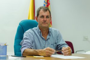 El Ayuntamiento de Sanet i Els Negrals solicita el toque de queda para erradicar la proliferación de botellones nocturnos