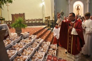 La Cofradia de la Santíssima Sang de Dénia suspende el reparto de panes benditos por las medidas sanitarias 