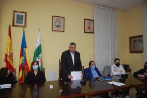 Juan Chover pren el relleu al capdavant del govern del PSPV al Verger
