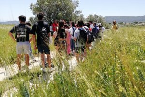 Alumnes de la Univesitat d'Alacant realitza una visita d'immersió en la cadena gastroalimentaria de la comarca 