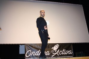 La conferència d’Isra Garcia congrega a tres-cents empresaris i emprenedors a l’auditori d’Ondara