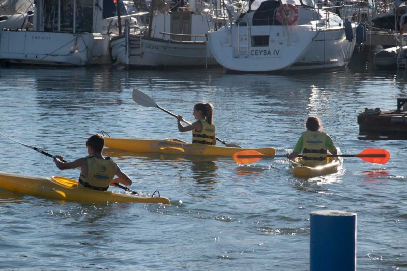 Dénia a la Mar abre las actividades náuticas a los alumnos de los institutos 