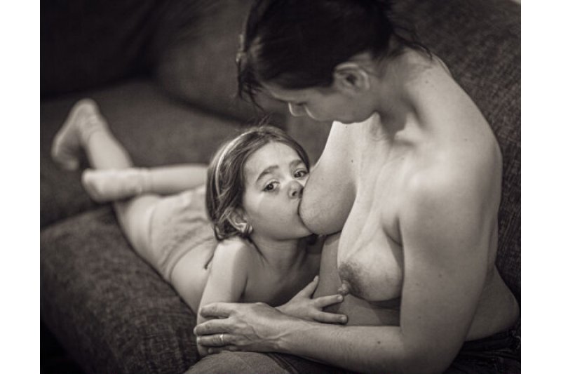 Más de 500 fotografías optan a los premios del Concurso Fotográfico de Lactancia Materna