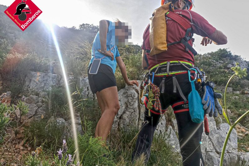 Rescate de dos mujeres en el Montgó tras perderse