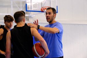 Ferrán Pizcueta dirigeix la XII Setmana de Tecnificació del Dénia Bàsquet Club