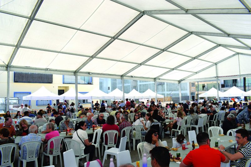 El Mitjafava Fest ompli Benitatxell de bona gastronomia i música