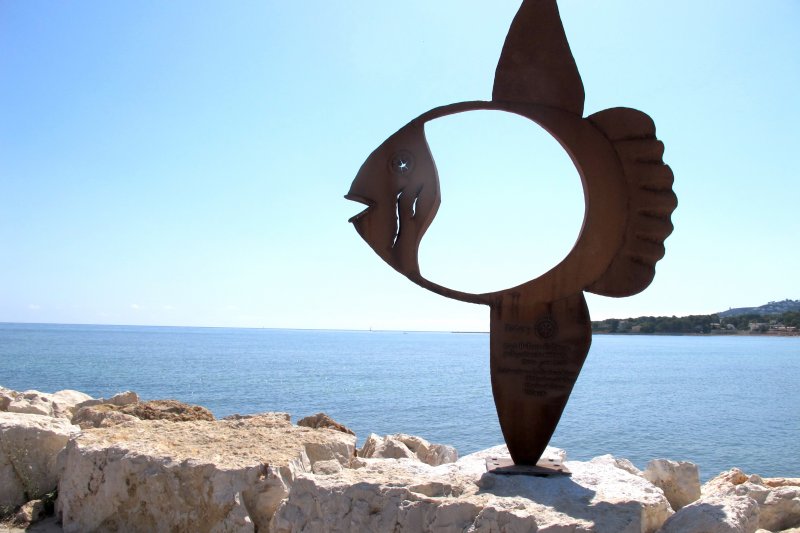 Una escultura de Toni Mari para concienciar sobre el deterioro del medio ambiente