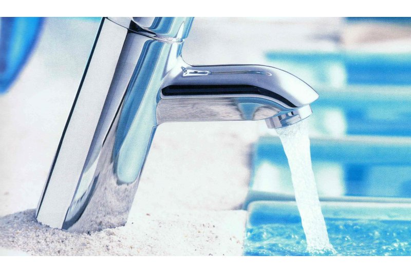 El consumo de agua en los hogares baja un 15% durante el confinamiento