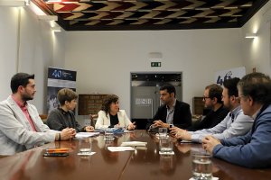 El regidor de Pedreguer Ferran Lloret participa en una reunió entre el Fons Valencià per la Solidaritat i la Diputació de València
