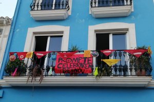 El Festival Quarantena simula les Festes de Juliol pels balcons de Pedreguer 