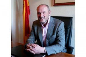 El alcalde de Benitatxell pide la expulsión de los tres concejales de Compromís que firmaron la moción de censura