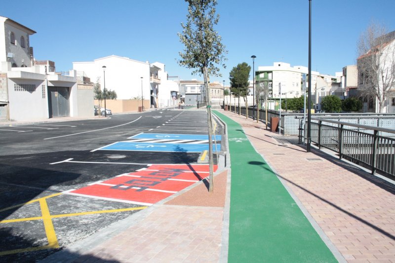 El acceso oeste de peatones en el casco urbano de Ondara queda abierto al pblico despus de completar su remodelacin