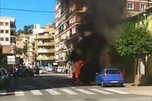 Incendio de un vehículo en Dénia 