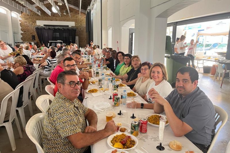 Visita turística, monólogo, baile, almuerzo de hermandad, zumba y festival de bandas amenizan el Encontre de la Gent Gran del Baix Girona 2022
